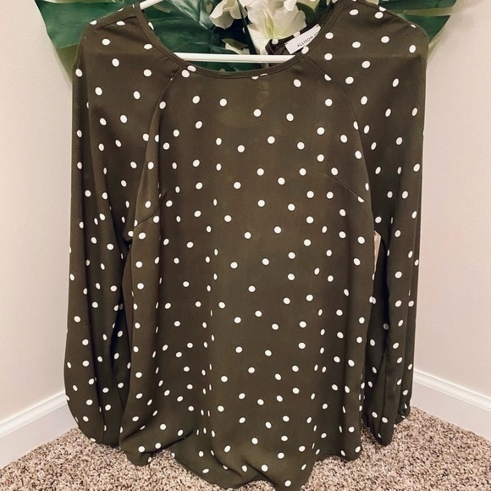 2/$20 Womens blouse